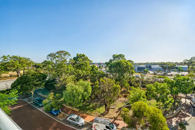 93/6 Walsh Loop, Joondalup WA 6027