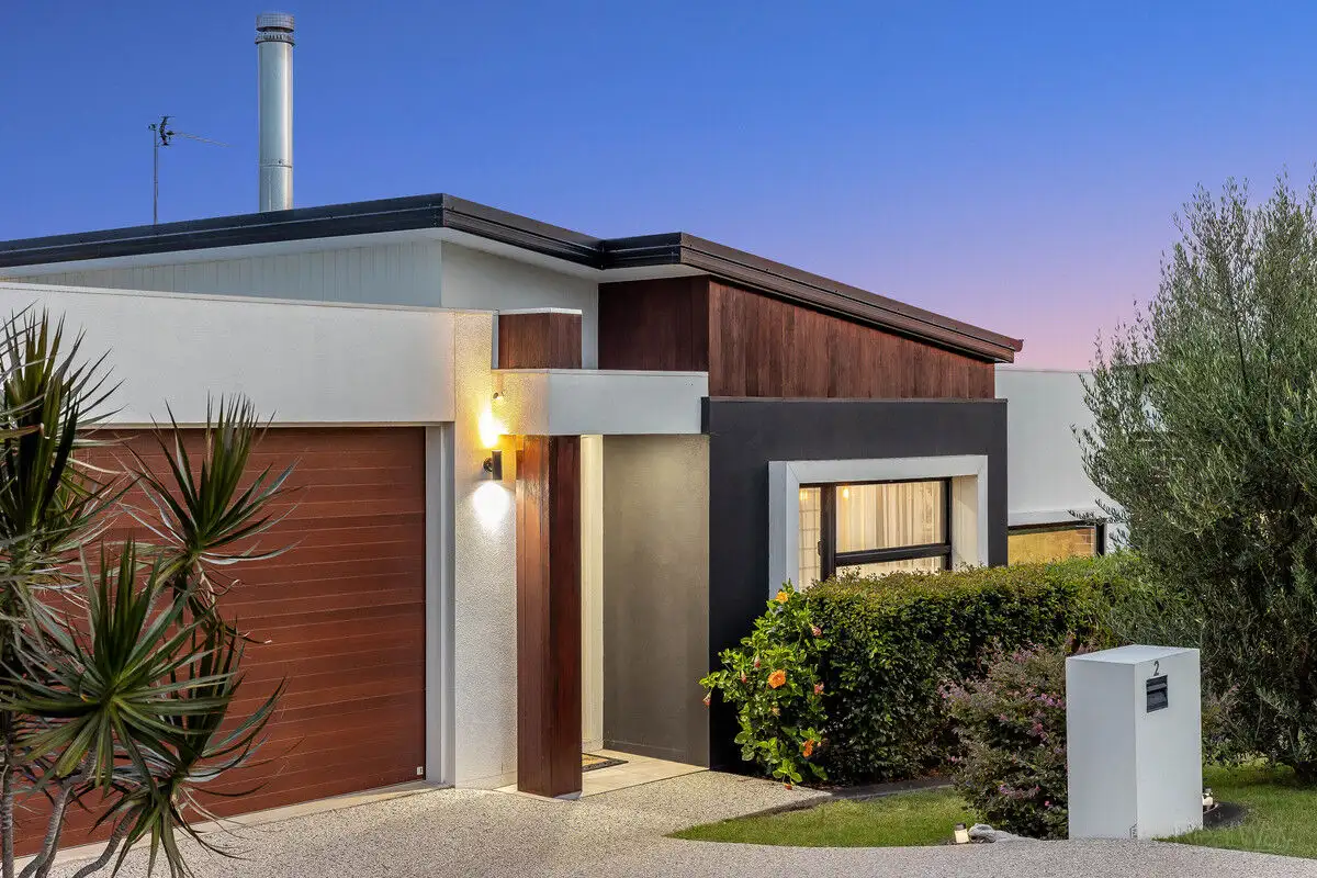 Main view of Homely unit listing, 2/2 Renshaw Crescent, Kearneys Spring QLD 4350