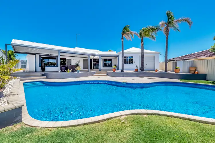 4 Galleon Close, Halls Head WA 6210