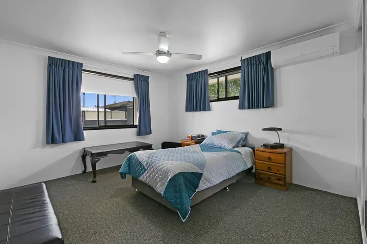 Fifth view of Homely semi-detached listing, 2/3 Crisp Court, Miami QLD 4220