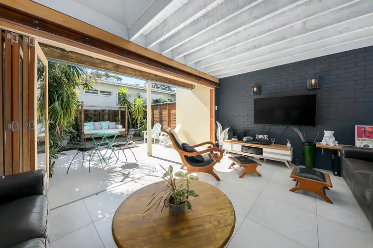 2/9 Robert Street, Noosaville QLD 4566