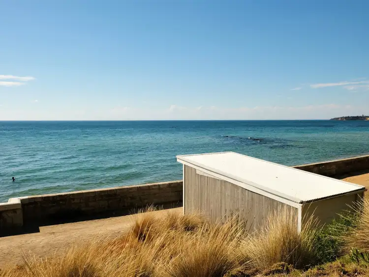 42 Hawker Beach, Mount Martha VIC 3934