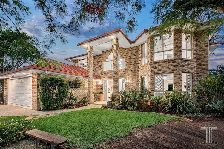 39 Holborn Crescent, Carindale QLD 4152