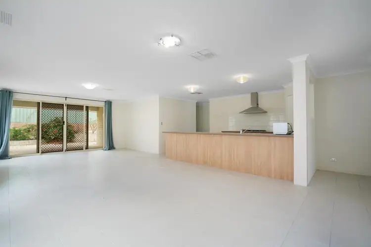 Sixth view of Homely house listing, 2 Peak Place, Baldivis WA 6171