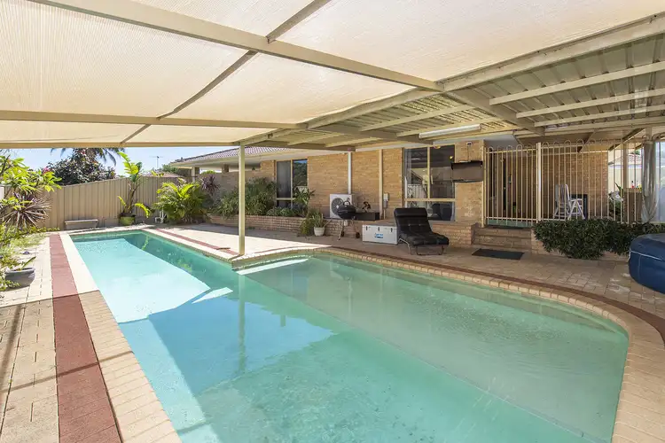 11 Fairway Crescent, Meadow Springs WA 6210