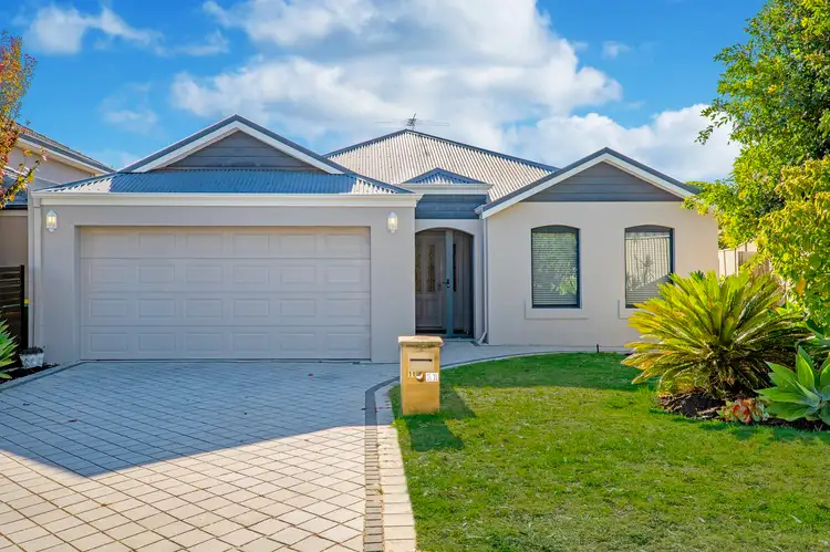 11 Isaac Street, Melville WA 6156