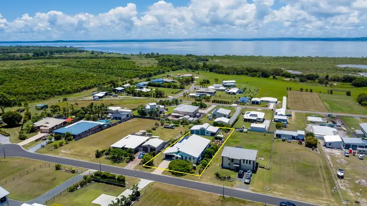 17 Woongoolbver Court, River Heads QLD 4655
