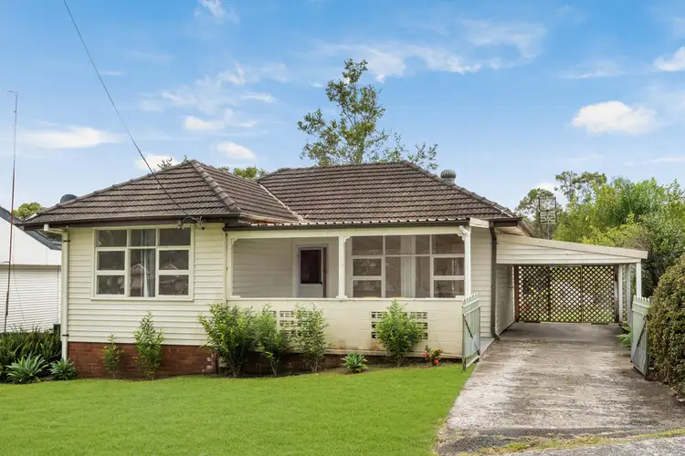 13 Kinarra Avenue, Wyoming NSW 2250