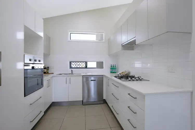 Fourth view of Homely townhouse listing, 8/104 Wynyard Street, Cleveland QLD 4163