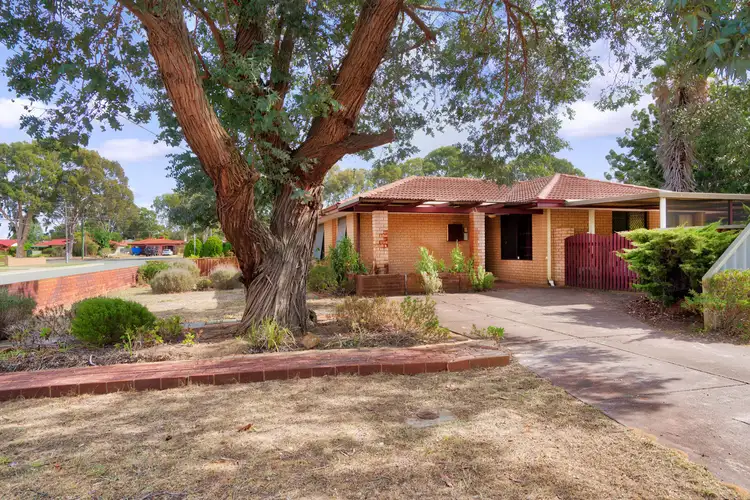 Third view of Homely house listing, 6 Dundee Way, Camillo WA 6111