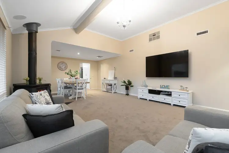 Second view of Homely house listing, 9 Munday Court, Skye VIC 3977