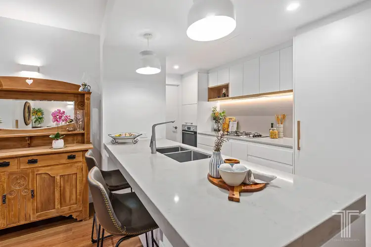 Third view of Homely apartment listing, 5/10 Bay Terrace, Wynnum QLD 4178