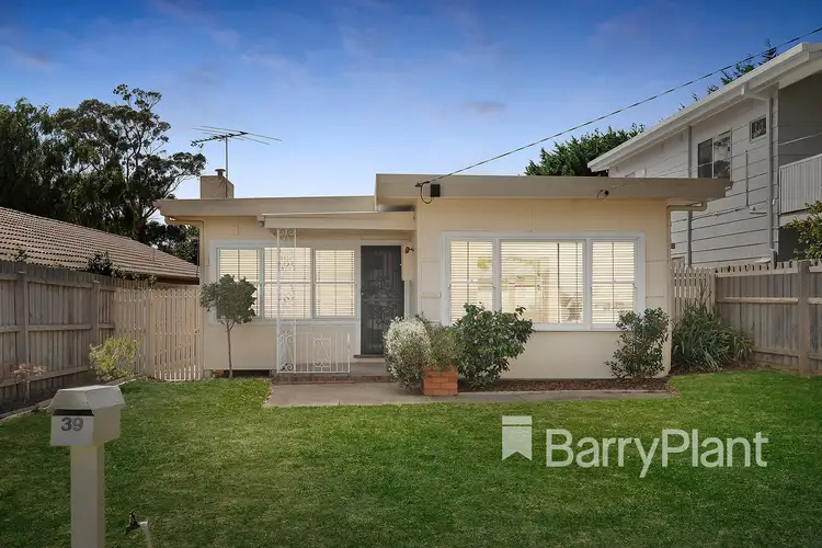 39 Second Avenue, Rosebud VIC 3939