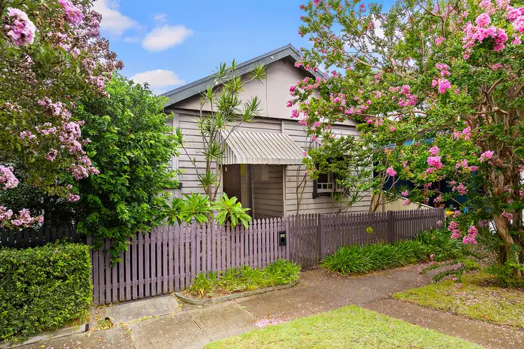 38 Greaves Street, Mayfield East NSW 2304