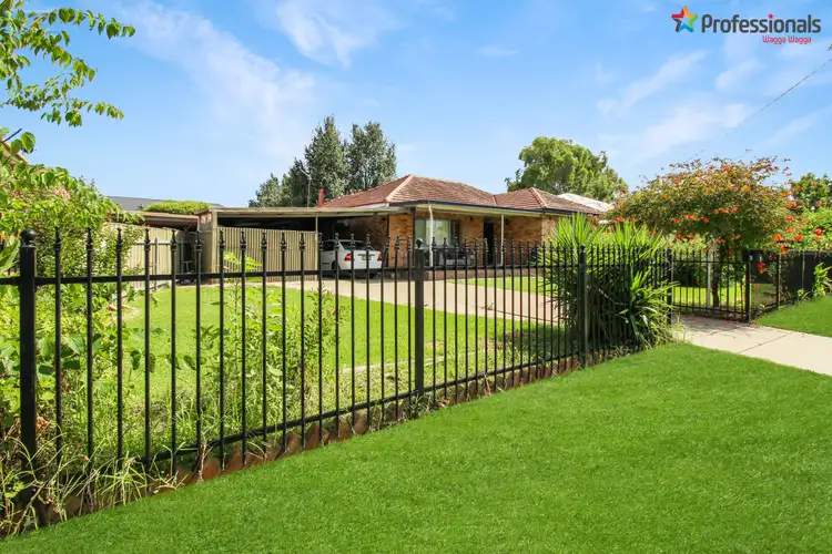 Second view of Homely house listing, 33 Higgins Avenue, Wagga Wagga NSW 2650