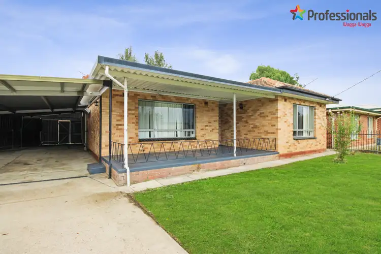 Third view of Homely house listing, 33 Higgins Avenue, Wagga Wagga NSW 2650