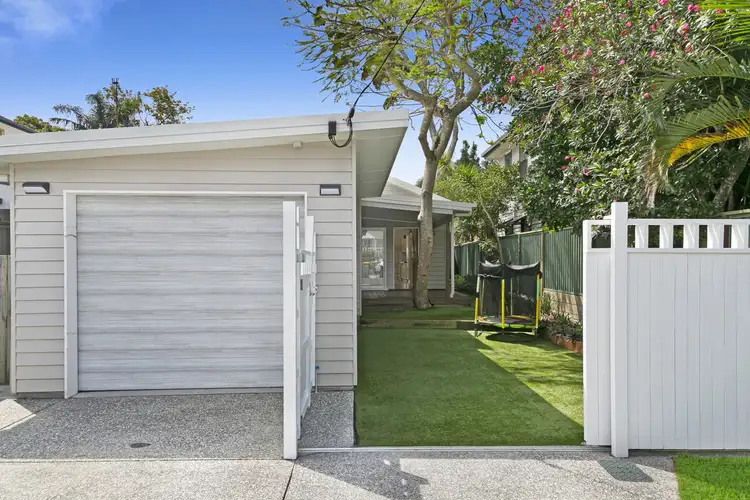 13 Twenty Fourth Avenue, Palm Beach QLD 4221