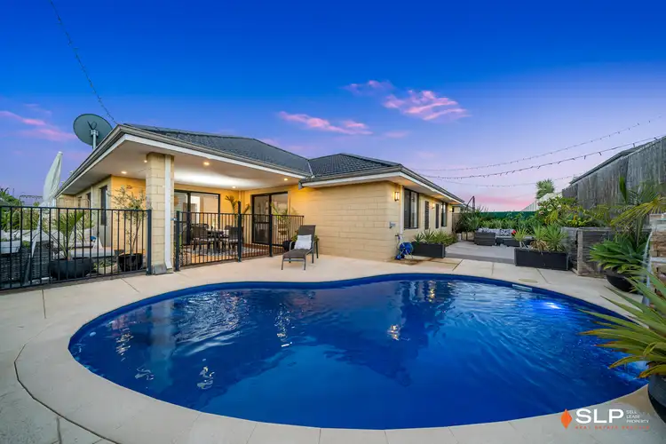 8 Loretta Fairway, Carramar WA 6031