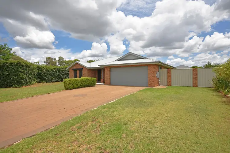 24 Namoi Crescent, Dubbo NSW 2830