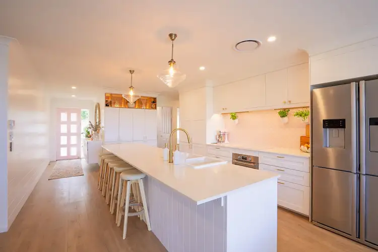 Second view of Homely house listing, 2 Berkley Court, Highland Park QLD 4211