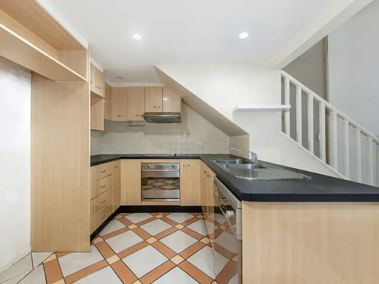 Fourth view of Homely apartment listing, 2/189 Leichhardt Street, Spring Hill QLD 4000