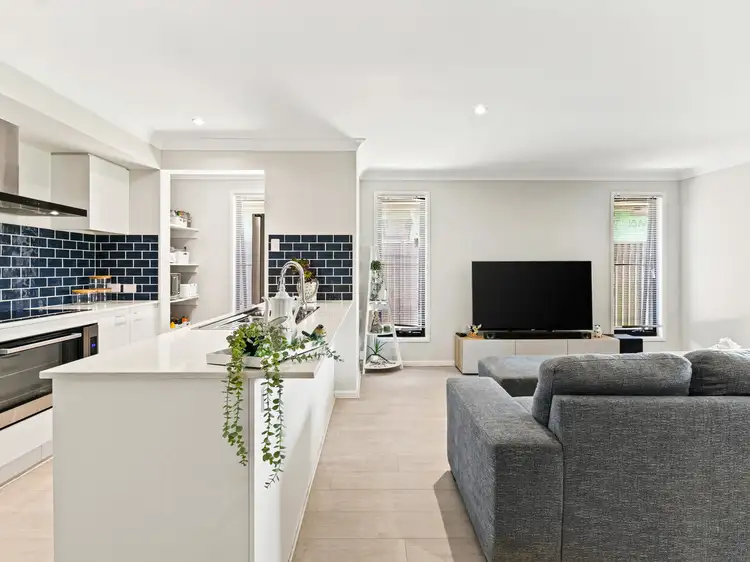 20 Sutherland Street, Gleneagle QLD 4285