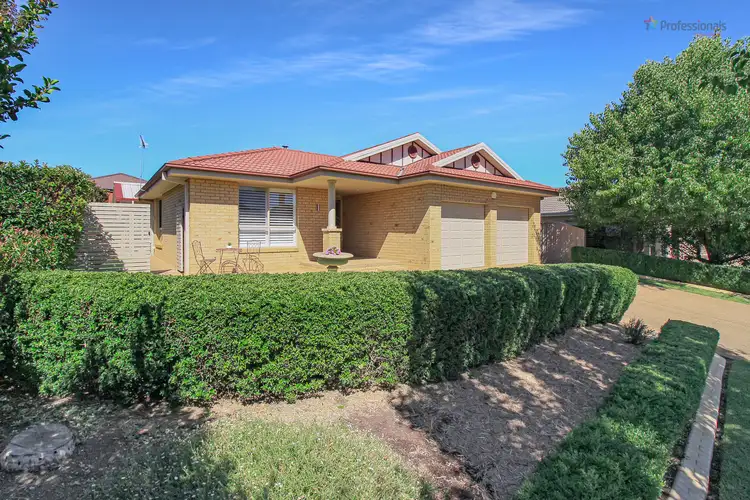 4 Auderdale Close, Bourkelands NSW 2650