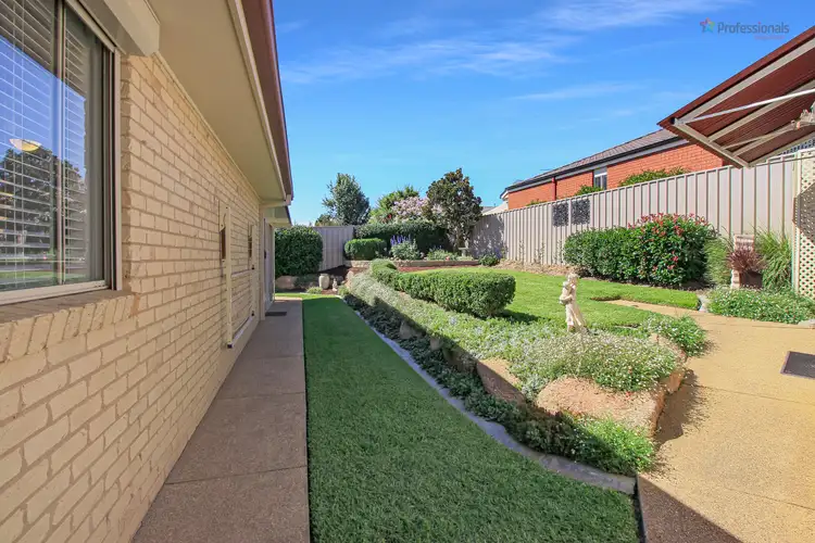 Fifth view of Homely house listing, 4 Auderdale Close, Bourkelands NSW 2650