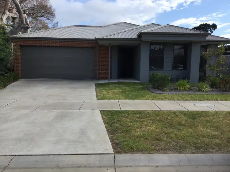 12 Authors Way, Sale VIC 3850