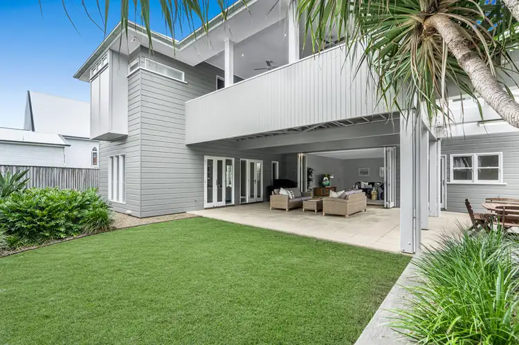 16 Ashton Street, Wynnum QLD 4178