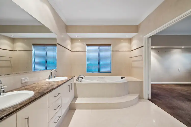 Sixth view of Homely house listing, 7 Castaway Cove, Halls Head WA 6210