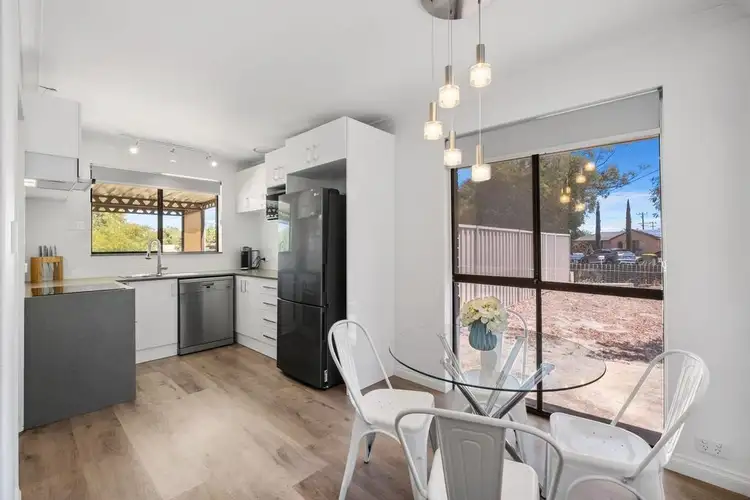 6 Abingdon Road, Swan View WA 6056