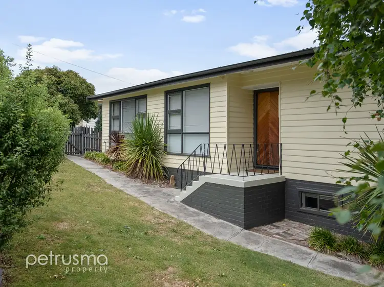 Main view of Homely villa listing, 1/106 Gordons Hill Road, Lindisfarne TAS 7015