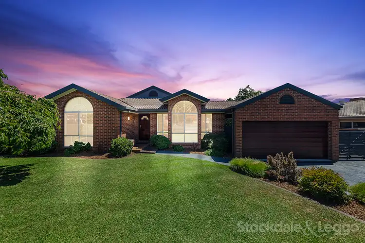 10 Greenbank Drive, Mooroolbark VIC 3138