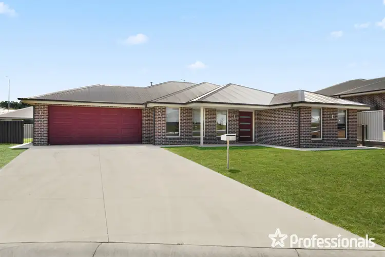 4 Marble Close, Kelso NSW 2795