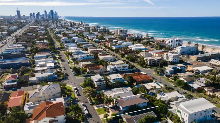 9 Petrel Avenue, Mermaid Beach QLD 4218