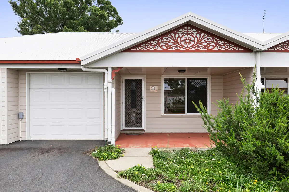 Main view of Homely unit listing, 2/22 Queen Street, Clifton QLD 4361