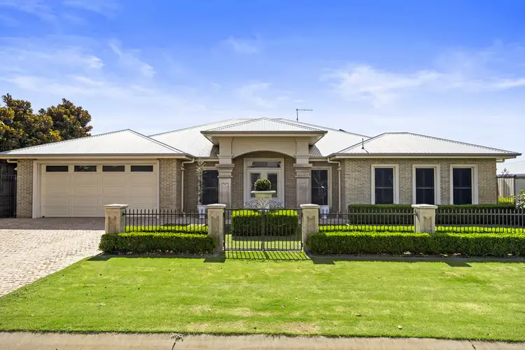 3 Daniells Close, Middle Ridge QLD 4350