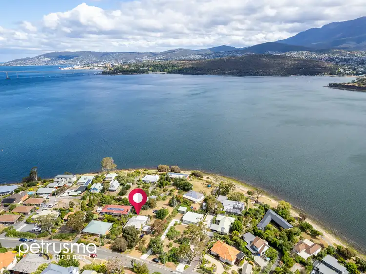 107 Derwent Avenue, Lindisfarne TAS 7015