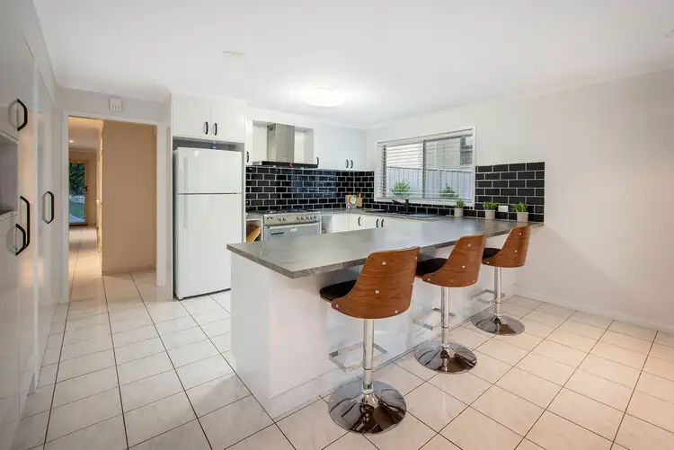Fourth view of Homely house listing, 8 Berkeley Close, Wodonga VIC 3690