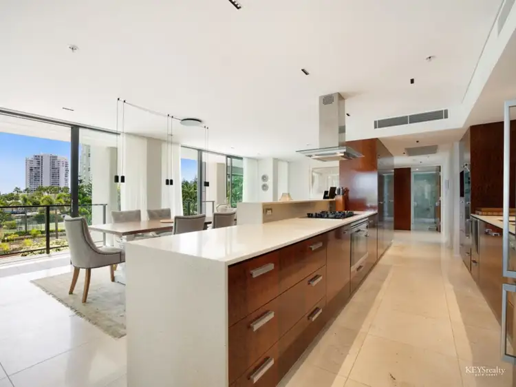 3/24 Hughes Avenue, Main Beach QLD 4217