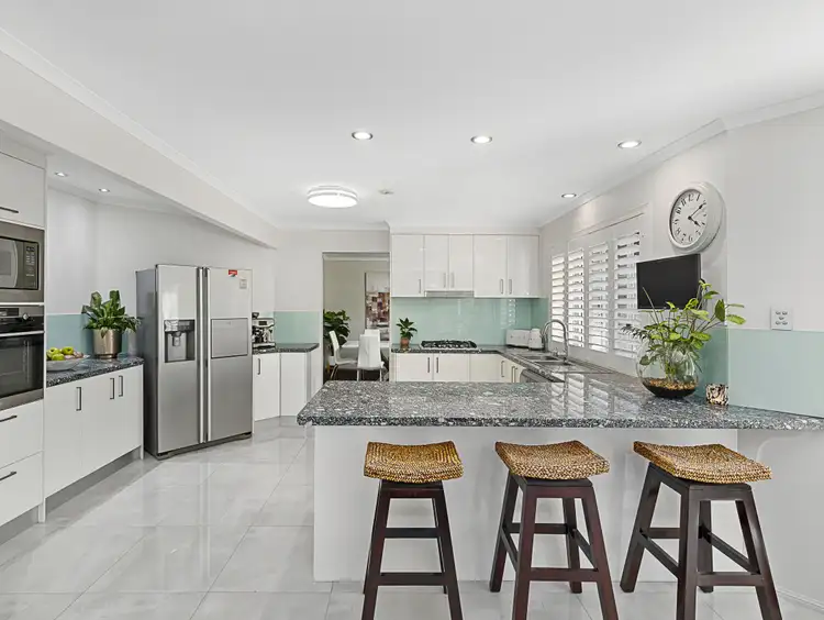Fifth view of Homely house listing, 8 Quetta Close, Carindale QLD 4152