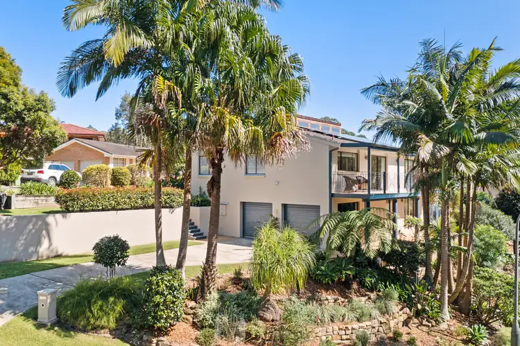2 Drumalbyn Close, Wyoming NSW 2250