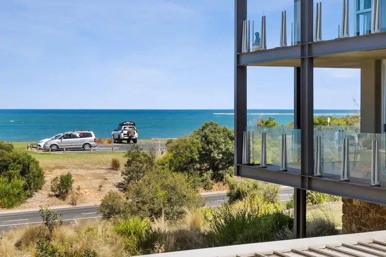 258-260/100 The Esplanade, Torquay VIC 3228