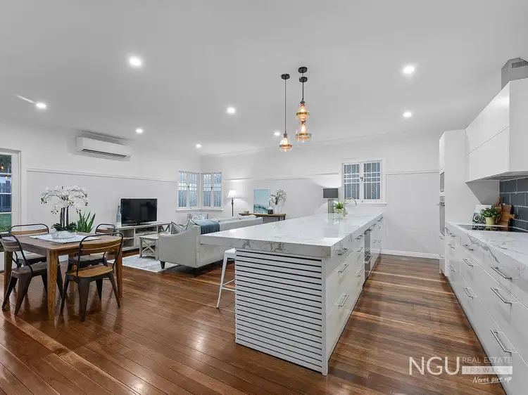 10 Stuart Street, Eastern Heights QLD 4305