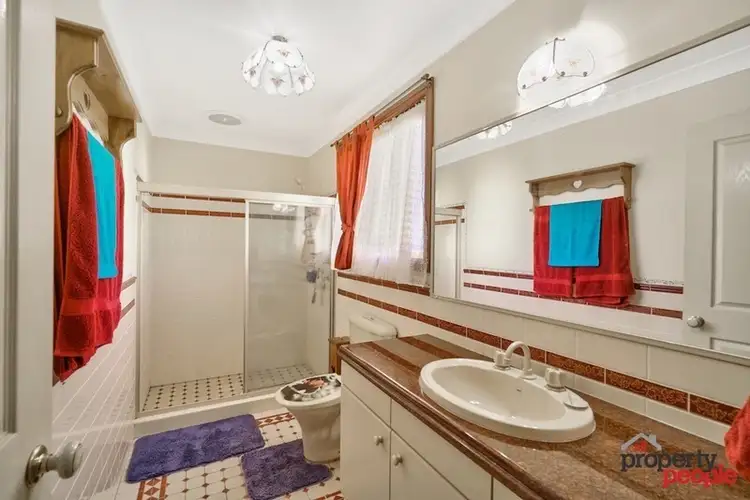 Sixth view of Homely house listing, 33 Cyclamen Place, Macquarie Fields NSW 2564