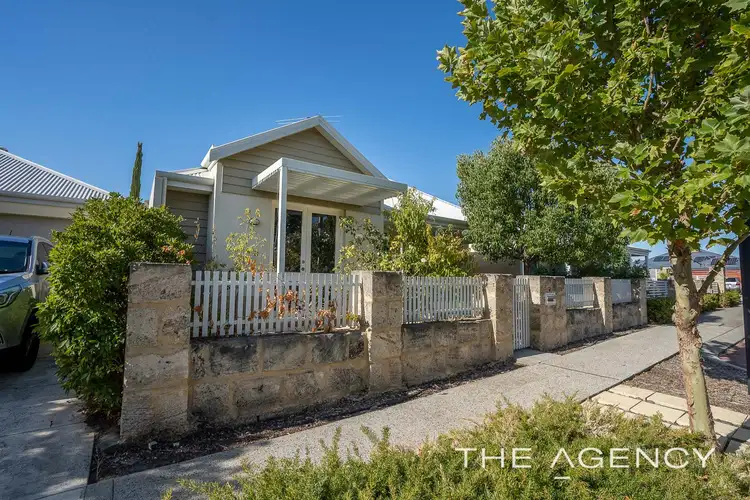 4 Angelica Way, Atwell WA 6164