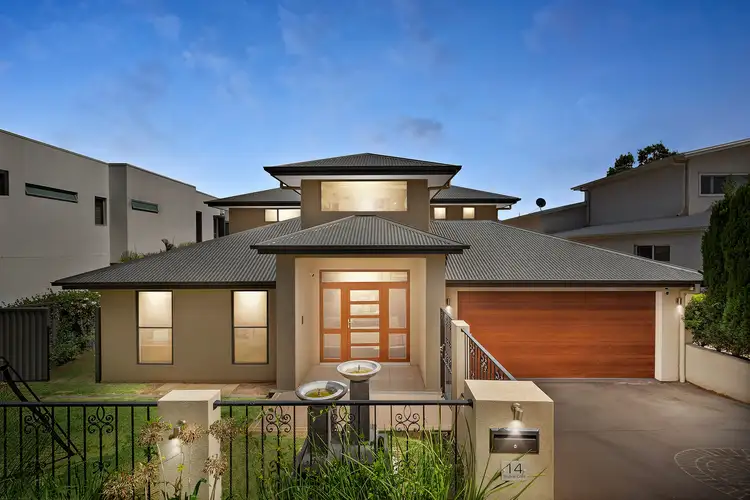 14 Skyline Crescent, Carindale QLD 4152
