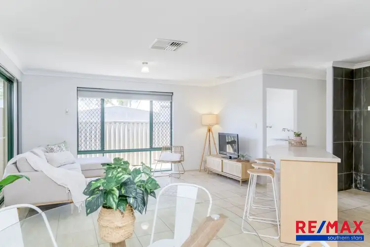 318b Wharf Street, Queens Park WA 6107