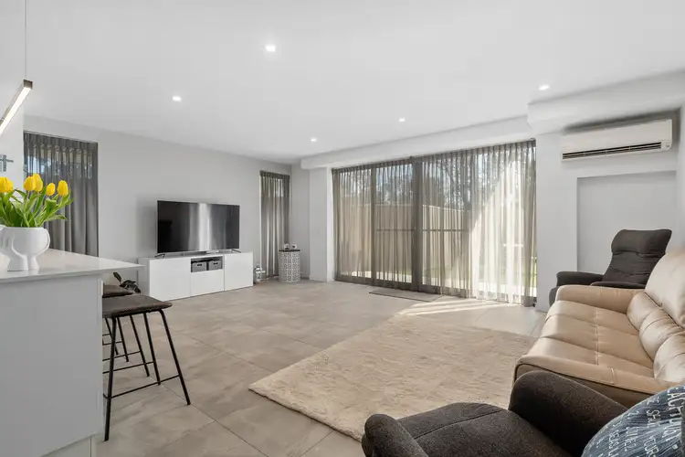 Fifth view of Homely unit listing, 2/211-212 Nepean Highway, Seaford VIC 3198